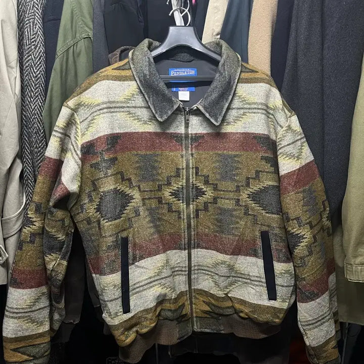 [BUNJANG] Pendleton Navajo Bomber Jacket XL / 펜들턴 나바호 봄버 자켓 XL 사이즈 판매합니다.