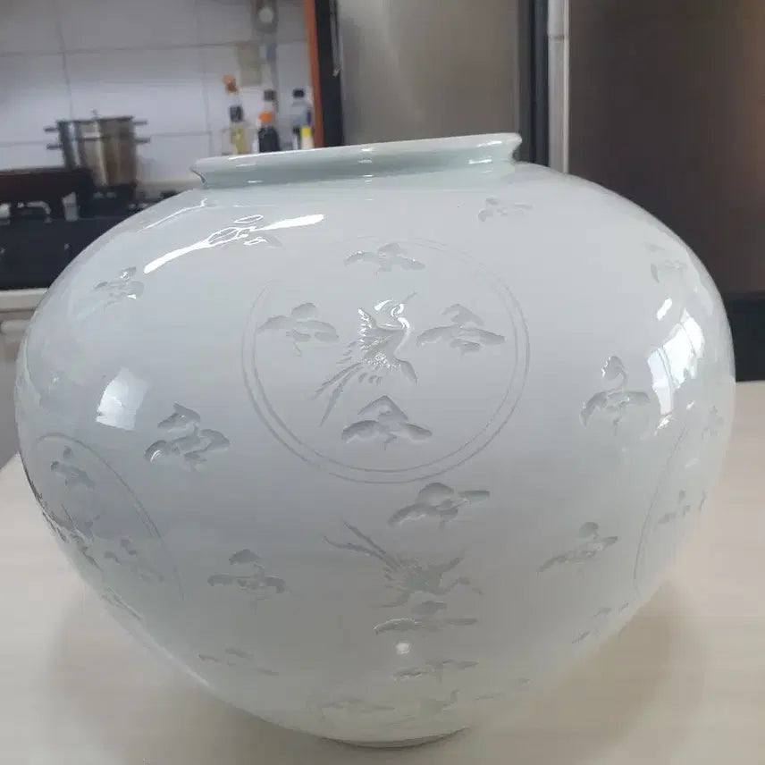 [BUNJANG] Seonchon Kim Sunhwa Masterpiece White Porcelain Moon Jar / 선촌 김선화 명장 운학문 백자 달항아리
