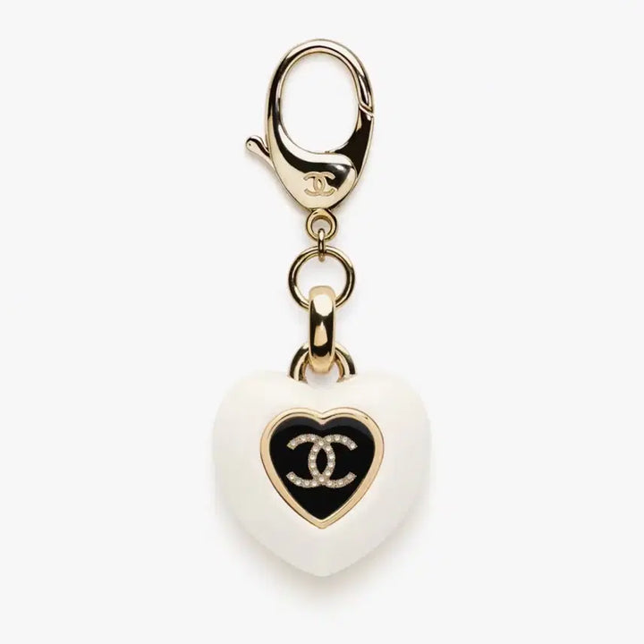 [BUNJANG] Chanel 25B Logo Heart Keyring / (정가이하)샤넬 25B 로고 하트 키링