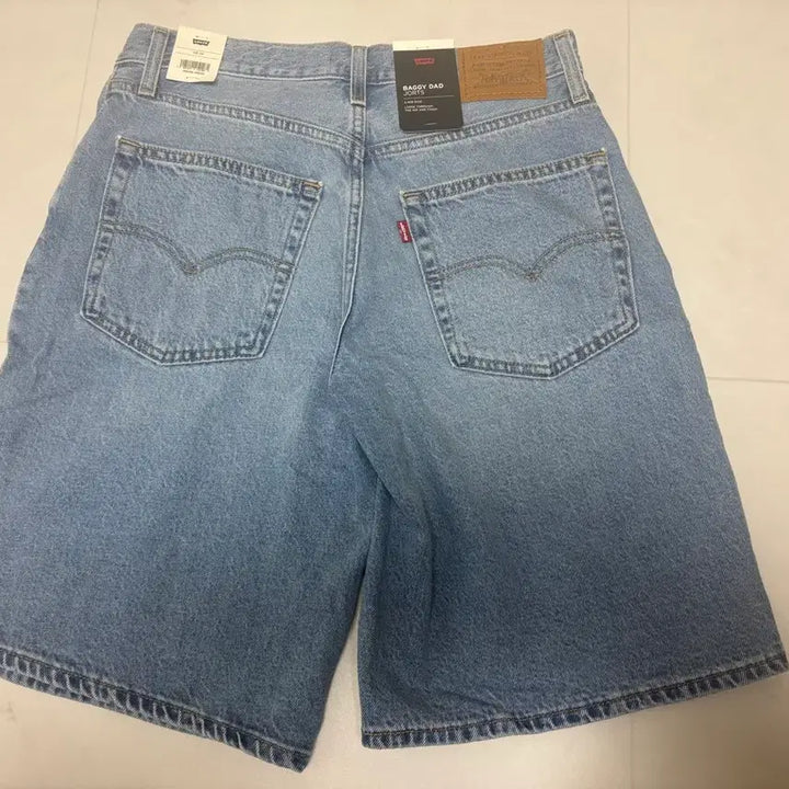 [SOLD OUT] 새상품:) 리바이스 여성 배기 대드 버뮤다팬츠 27사이즈