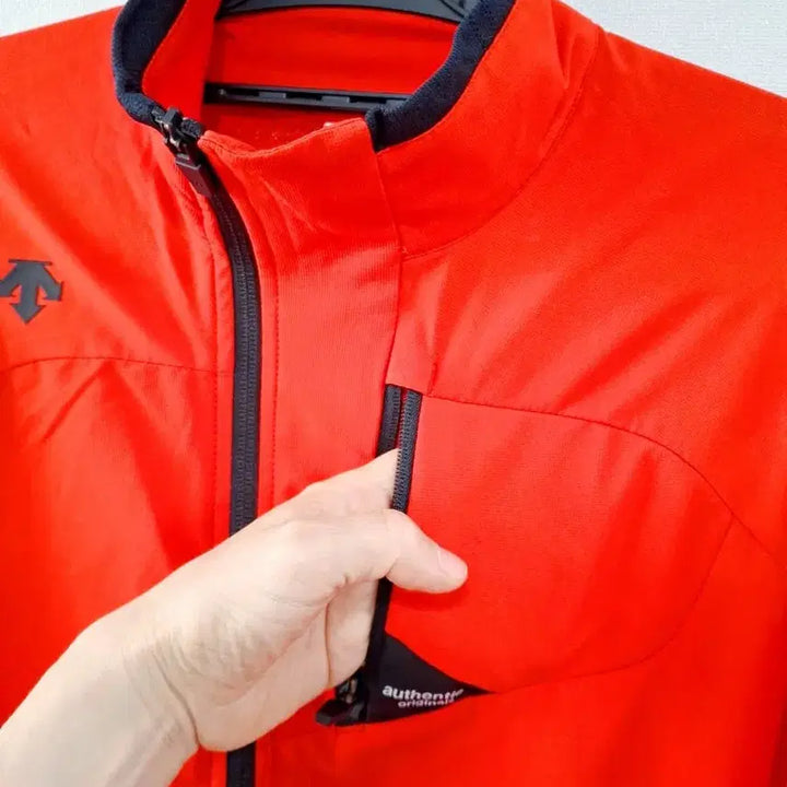 [BUNJANG] Descente Orange Windbreaker Jacket / 데상트 오렌지색 바람막이 자켓