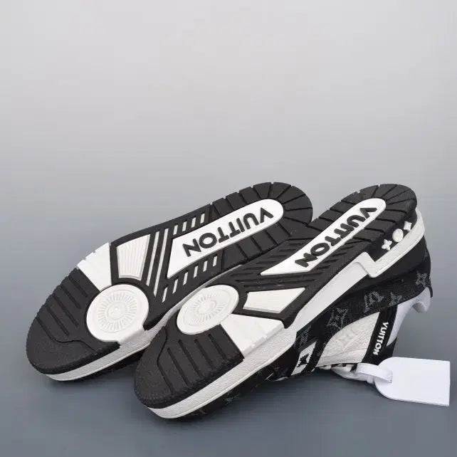 [BUNJANG] Black White Size 270 (42) / 블랙화이트 54# 사이즈 270(42) 팝니다