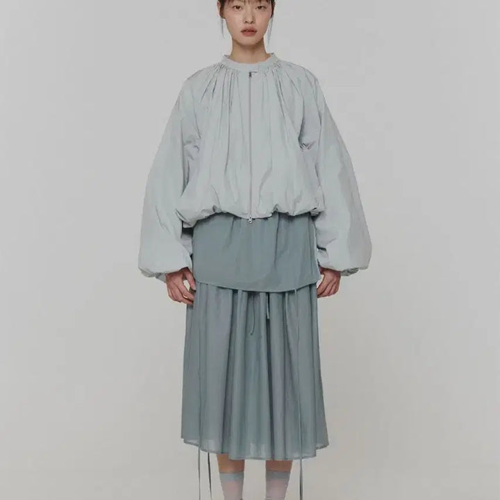 [BUNJANG] AMOMENTO 24SS Volume Jumper Light Gray / [새상품] 아모멘토 24ss 볼륨 점퍼 라이트그레이