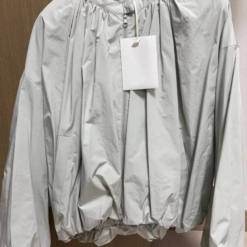 [BUNJANG] AMOMENTO 24SS Volume Jumper Light Gray / [새상품] 아모멘토 24ss 볼륨 점퍼 라이트그레이