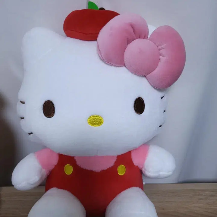 [BUNJANG] Sanrio Hello Kitty Apple Doll / 산리오 헬로키티 사과 35cm 인형