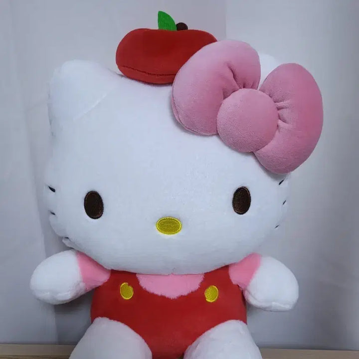 [BUNJANG] Sanrio Hello Kitty Apple Doll / 산리오 헬로키티 사과 35cm 인형