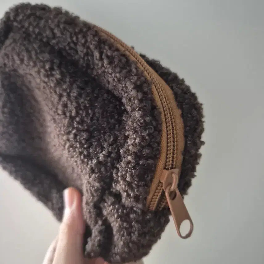 [BUNJANG] Hello Kitty Brown Faux Fur Pouch / 헬로키티 브라운 뽀글이 파우치