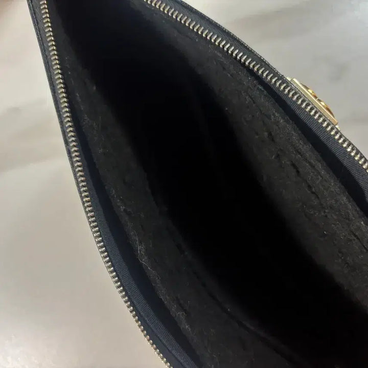 [BUNJANG] Chanel Black Caviar Clutch (M Size) / 가격다운!! 샤넬 클러치 블랙캐비어 m사이즈 금장 판매합니다