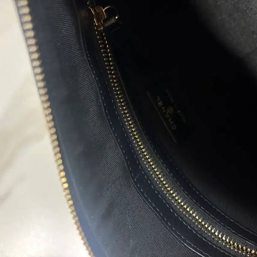 [BUNJANG] Chanel Black Caviar Clutch (M Size) / 가격다운!! 샤넬 클러치 블랙캐비어 m사이즈 금장 판매합니다