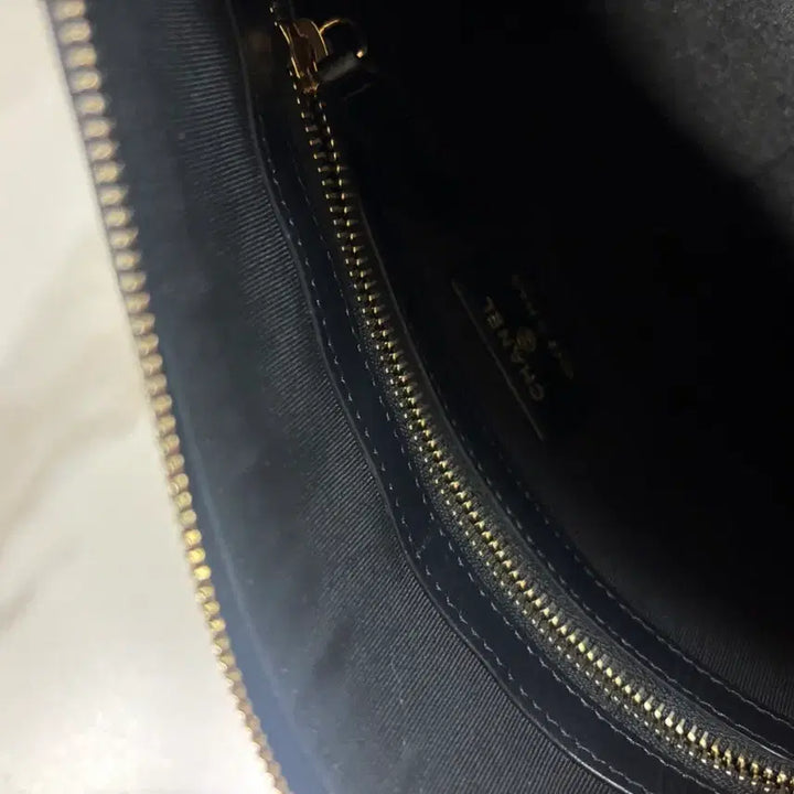 [BUNJANG] Chanel Black Caviar Clutch (M Size) / 가격다운!! 샤넬 클러치 블랙캐비어 m사이즈 금장 판매합니다