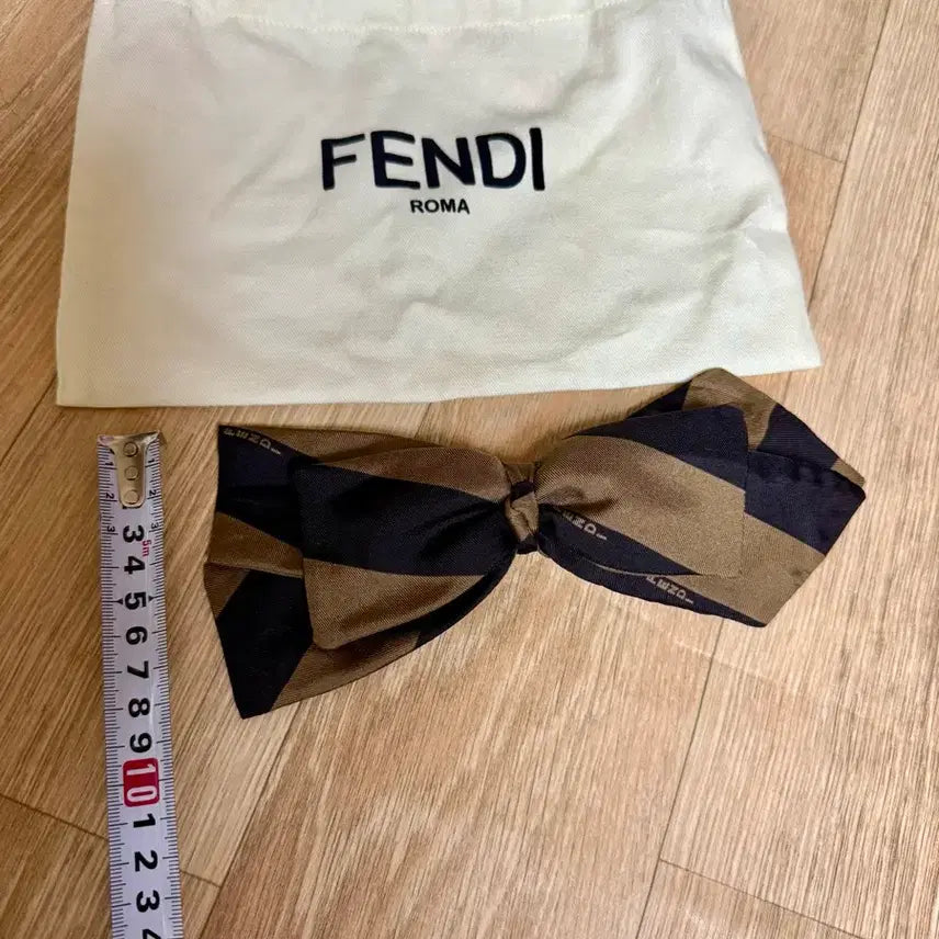 [BUNJANG] Fendi Oversized Hairpin / 펜디 빅 사이즈 헤어핀