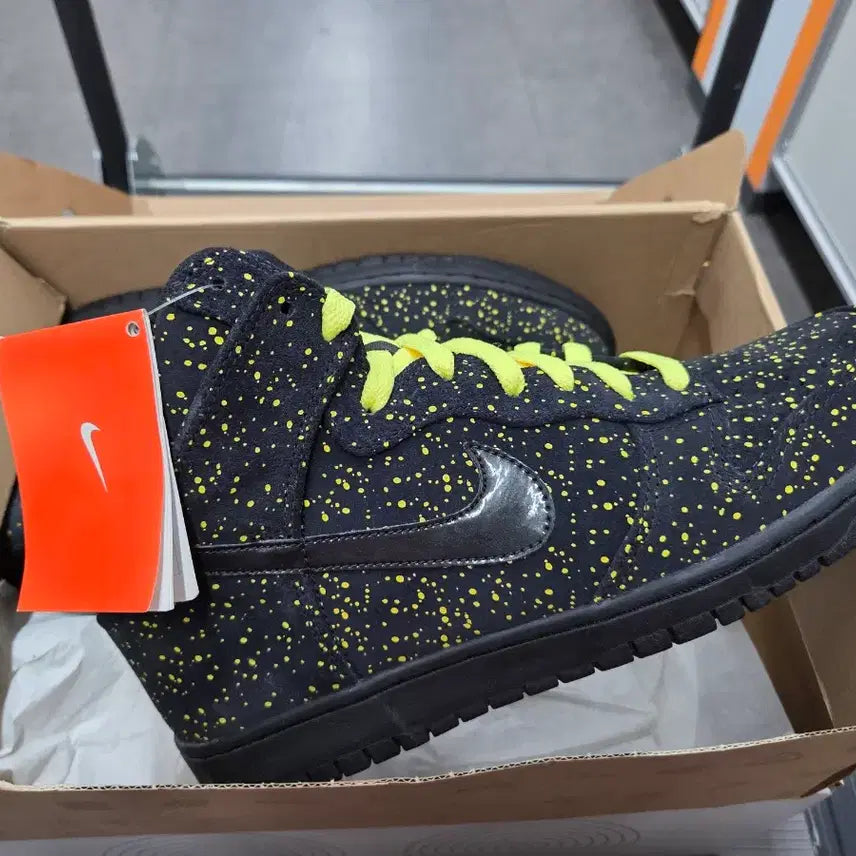 [BUNJANG] Nike Dunk High Premium Yellow Splatter Sneakers / 나이키 덩크하이 프리미엄 새제품(2009년도 모델)
