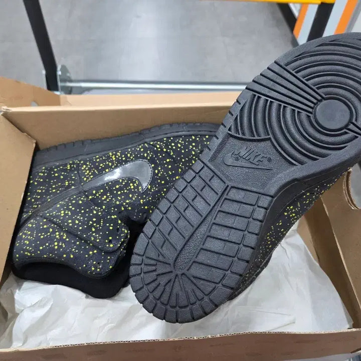 [BUNJANG] Nike Dunk High Premium Yellow Splatter Sneakers / 나이키 덩크하이 프리미엄 새제품(2009년도 모델)