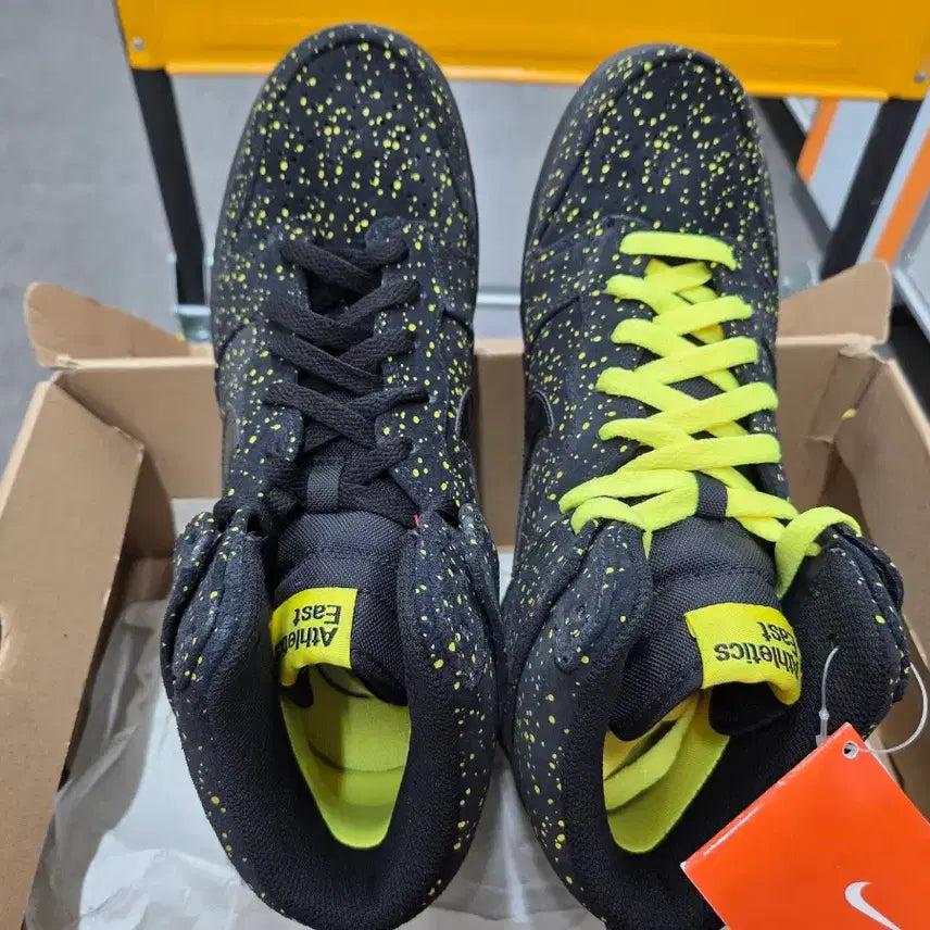 [BUNJANG] Nike Dunk High Premium Yellow Splatter Sneakers / 나이키 덩크하이 프리미엄 새제품(2009년도 모델)