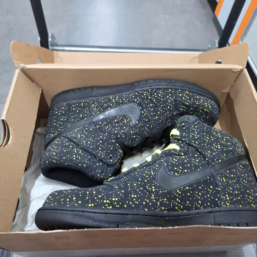 [BUNJANG] Nike Dunk High Premium Yellow Splatter Sneakers / 나이키 덩크하이 프리미엄 새제품(2009년도 모델)