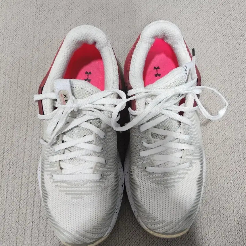 [BUNJANG] Under Armour Running Shoes White 235mm / 언더아머 런닝화 화이트 235mm(세탁ㅇ)