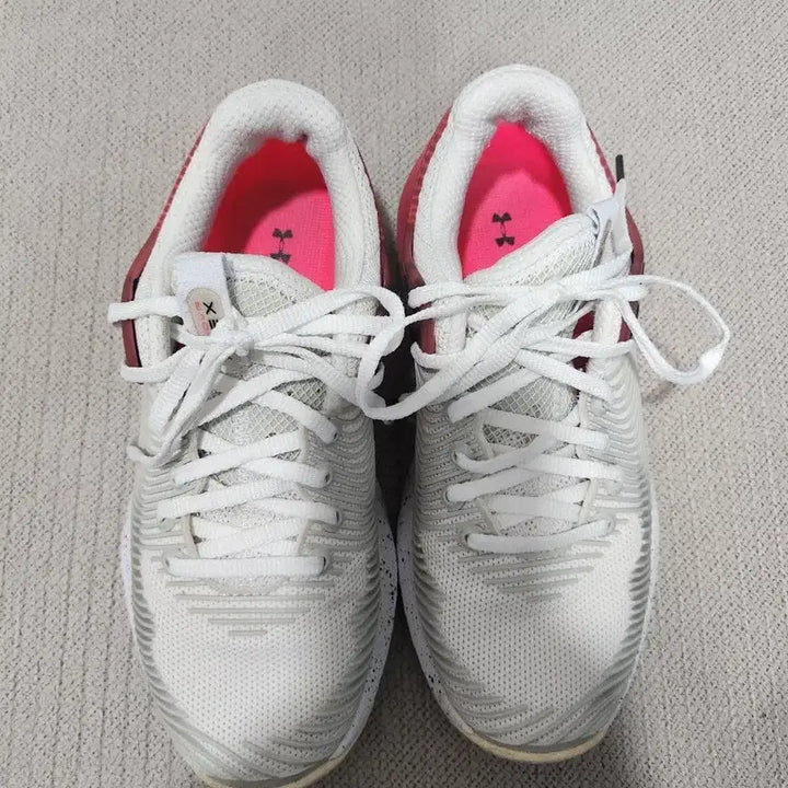 [BUNJANG] Under Armour Running Shoes White 235mm / 언더아머 런닝화 화이트 235mm(세탁ㅇ)
