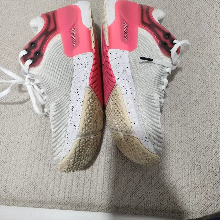 [BUNJANG] Under Armour Running Shoes White 235mm / 언더아머 런닝화 화이트 235mm(세탁ㅇ)