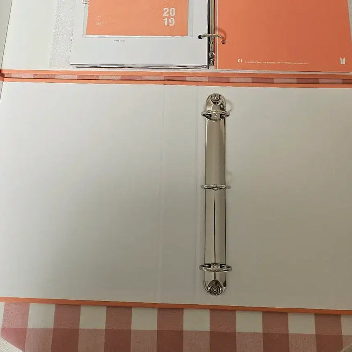 [BUNJANG] BTS Suga Memories 2019 DVD Photocard Bundle Set / BTS 2019 메모리즈 DVD (슈가 포카+바인더 2개+특전액자)