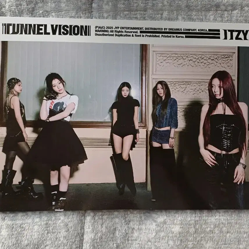 [BUNJANG] ITZY Tunnel Vision Album / 있지 터널비전 앨범 ITZY Tunnel Vision Album