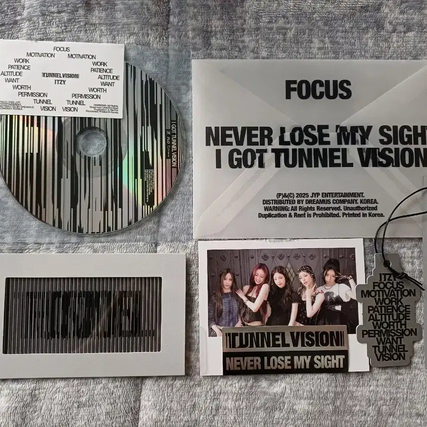 [BUNJANG] ITZY Tunnel Vision Album / 있지 터널비전 앨범 ITZY Tunnel Vision Album
