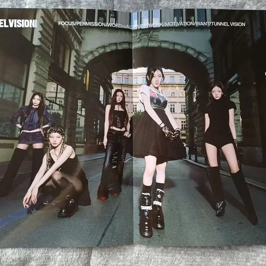 [BUNJANG] ITZY Tunnel Vision Album / 있지 터널비전 앨범 ITZY Tunnel Vision Album
