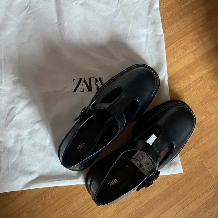[BUNJANG] ZARA Mary Jane Flats (Size 37) / 자라 ZARA 메리제인 37(240)