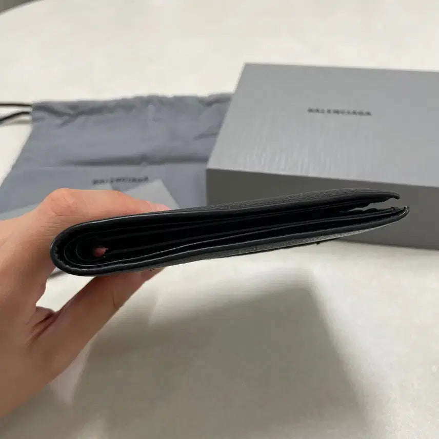 [BUNJANG] Balenciaga Cash Square Folded Wallet Black / 발렌시아가 캐쉬 스퀘어 폴디드 지갑 블랙