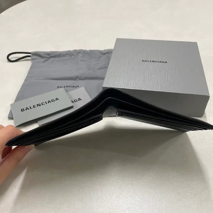 [BUNJANG] Balenciaga Cash Square Folded Wallet Black / 발렌시아가 캐쉬 스퀘어 폴디드 지갑 블랙