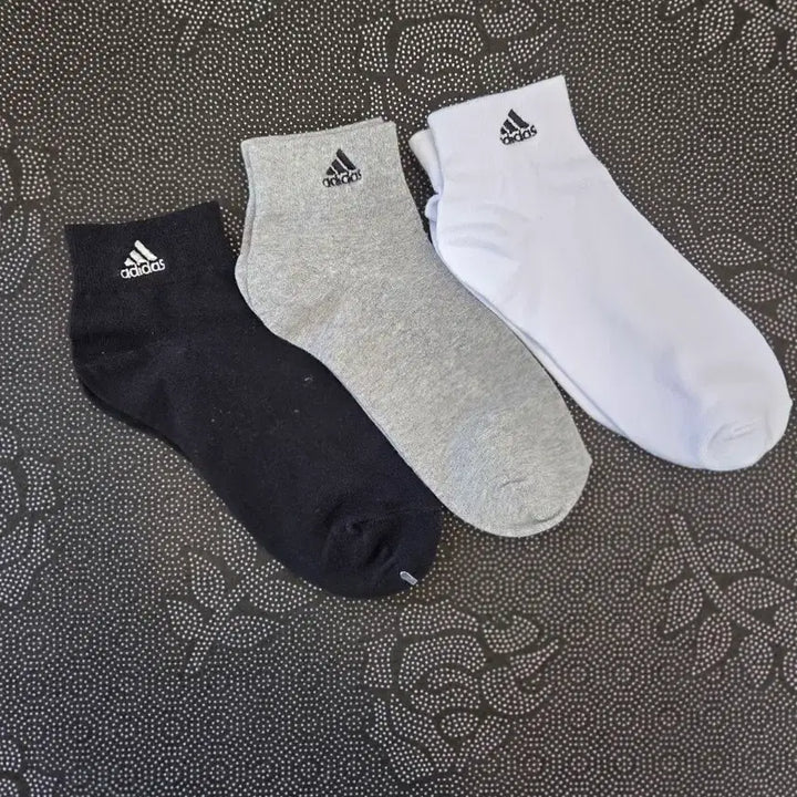 [BUNJANG] Adidas Embroidered Socks (Unisex) / 아디다스 자수 단목 양말 (남성.여성)