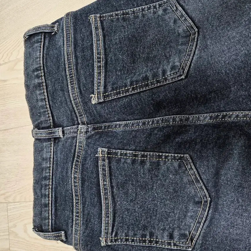 [BUNJANG] Wannabe Muse Semi Bootcut Fleece Jeans / 워너비뮤즈 세미 부츠컷 기모 청바지 (딥블루 S)