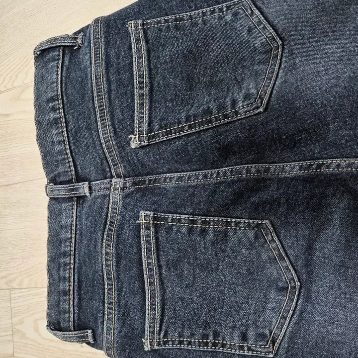 [BUNJANG] Wannabe Muse Semi Bootcut Fleece Jeans / 워너비뮤즈 세미 부츠컷 기모 청바지 (딥블루 S)