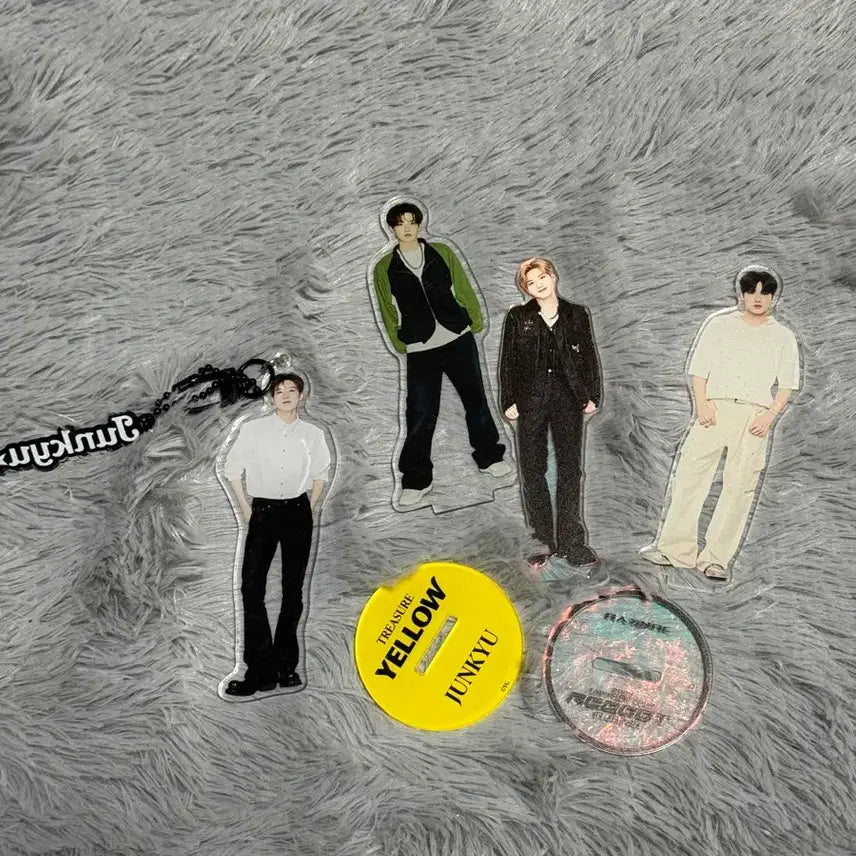 트레저 준규 김준규 아크릴 등신대 및 키링