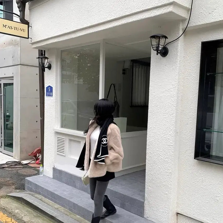 [BUNJANG] Dayswith Shop Seunghee Faux Fur Jacket / 샵 데이즈위드 샵승희 퍼자켓 1회착용