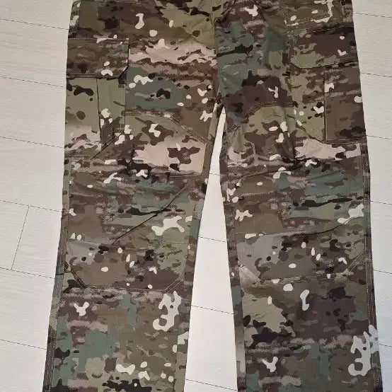 [BUNJANG] Unisex Multi-Cam Cargo Pants - Size 34-36 / 멀티캠 카고 바지 남성용 미착용 새상품, 사이즈 34~36