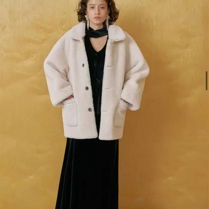 [BUNJANG] Without Summer Fuzzy Reversible Mouton / 위드아웃썸머 퍼지 리버시블 무스탕