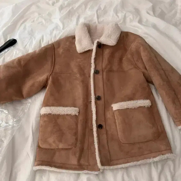 [BUNJANG] Without Summer Fuzzy Reversible Mouton / 위드아웃썸머 퍼지 리버시블 무스탕