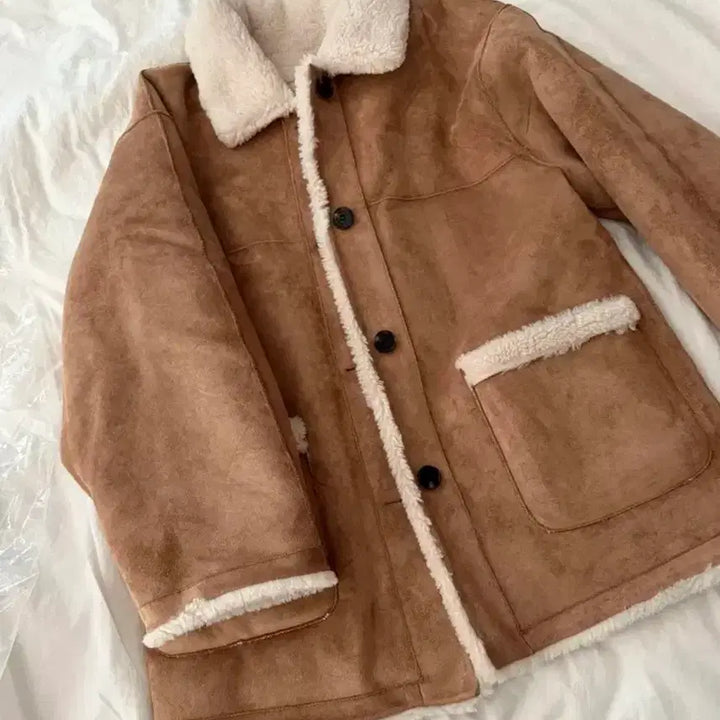 [BUNJANG] Without Summer Fuzzy Reversible Mouton / 위드아웃썸머 퍼지 리버시블 무스탕