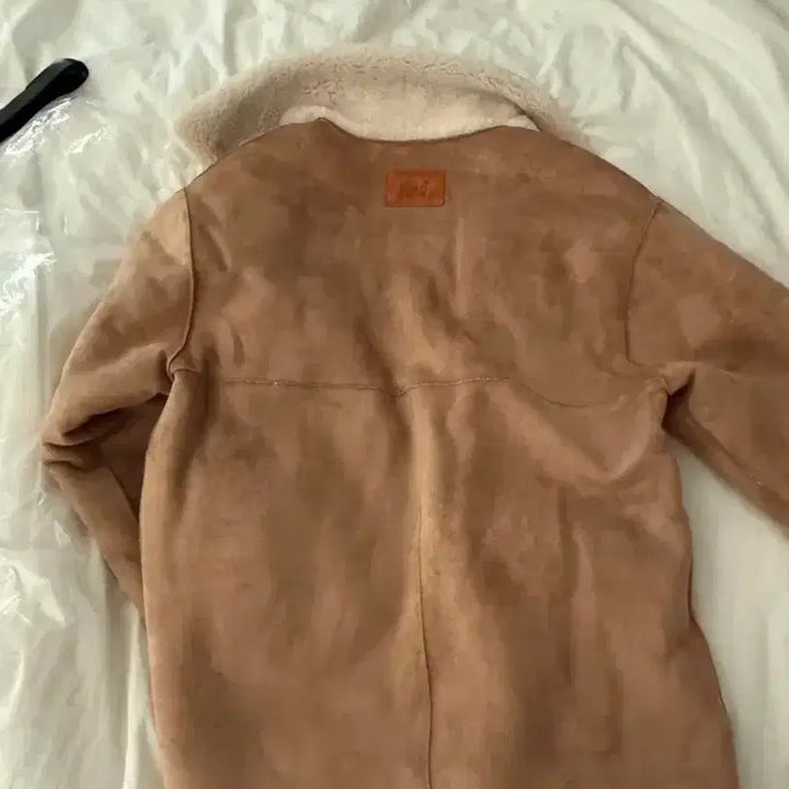 [BUNJANG] Without Summer Fuzzy Reversible Mouton / 위드아웃썸머 퍼지 리버시블 무스탕