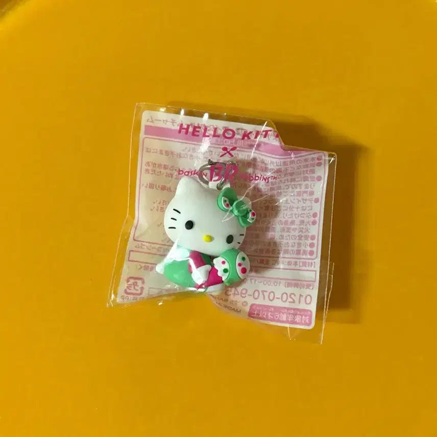 [BUNJANG] Hello Kitty Baskin Robbins Charm / 헬로키티 베스킨라빈스 참