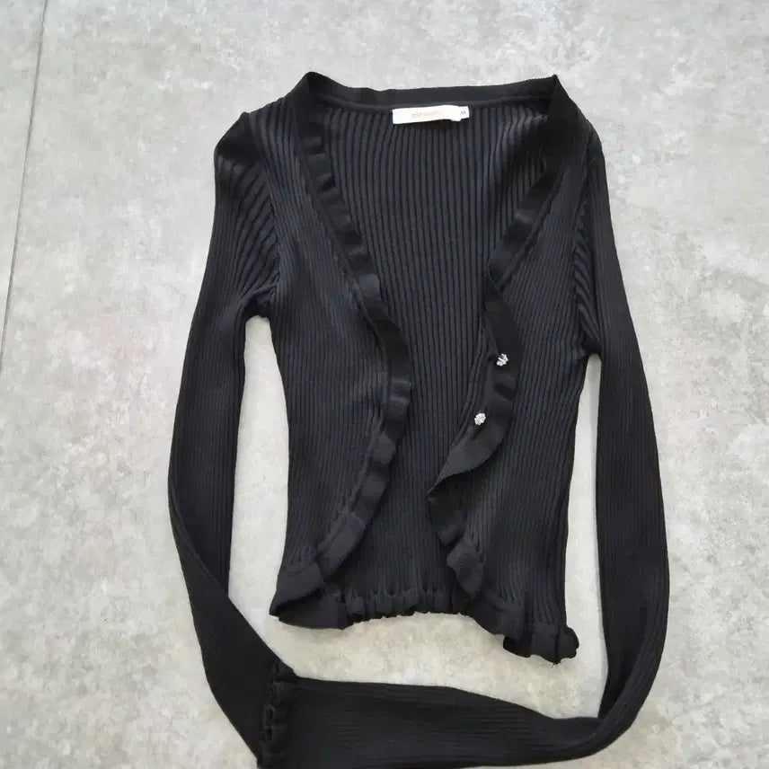 [BUNJANG] Black Frill Knit Cardigan / 블랙 프릴 니트 가디건