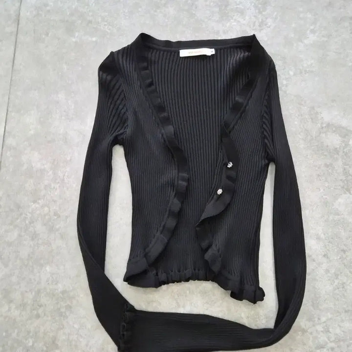 [BUNJANG] Black Frill Knit Cardigan / 블랙 프릴 니트 가디건