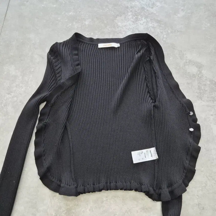 [BUNJANG] Black Frill Knit Cardigan / 블랙 프릴 니트 가디건