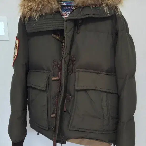 [BUNJANG] Dsquared2 Shield Down Padded Jacket / 디스퀘어드2 방패 다운 패딩