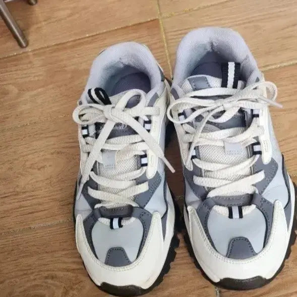 [BUNJANG] Discovery Gray Sneakers 230mm / 디스커버리 운동화 230mm