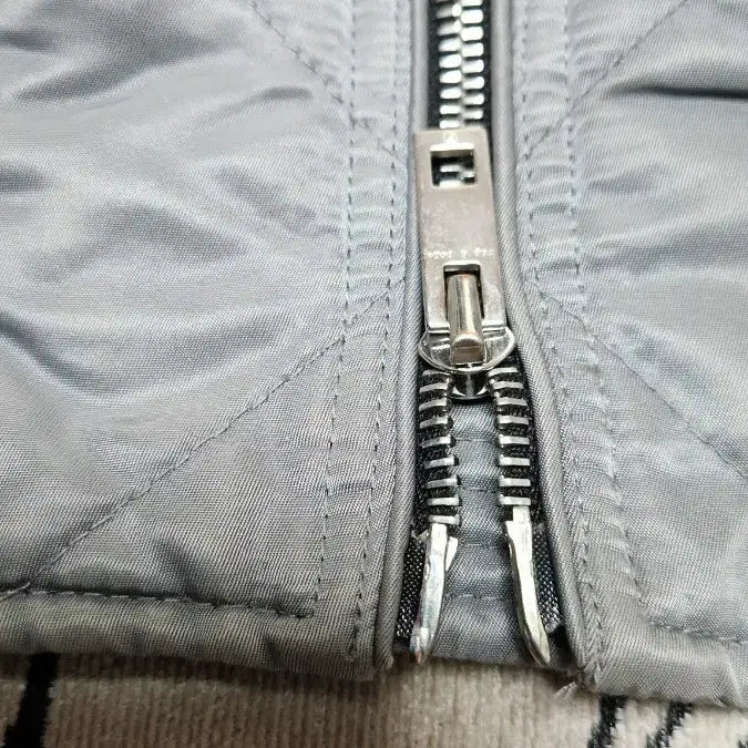 [BUNJANG] Rag & Bone Diamond Quilted Bomber Jacket (Gray, M) / 랙앤본 다이아 퀼팅 봄버 자켓 그레이 M 넉넉 100