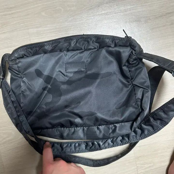 [BUNJANG] Porter Yoshida Tanker Camo Shoulder Bag L / PORTER 요시다 포터 탱커 숄더백 카모 L