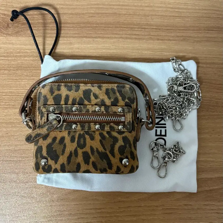 [BUNJANG] DEINET Stud Cross Chain Wallet / [미사용]다이닛 DEINET STUD CROSS CHAIN WALLET