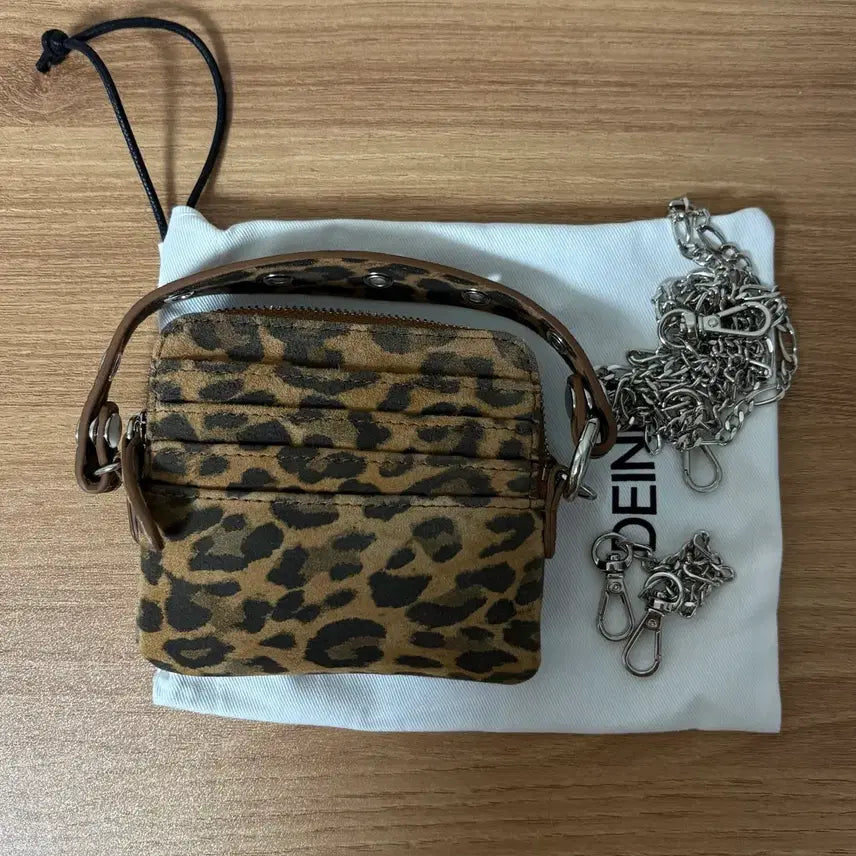 [BUNJANG] DEINET Stud Cross Chain Wallet / [미사용]다이닛 DEINET STUD CROSS CHAIN WALLET