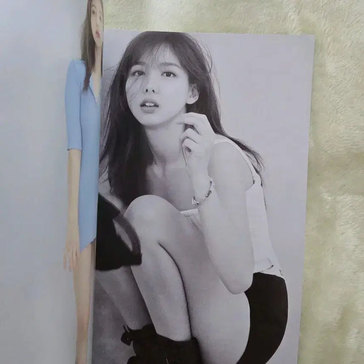 [BUNJANG] Nylon Nayeon (TWICE) August 2019 Cover Magazine / 나일론 2019 8월 나연 커버(twice 나연)